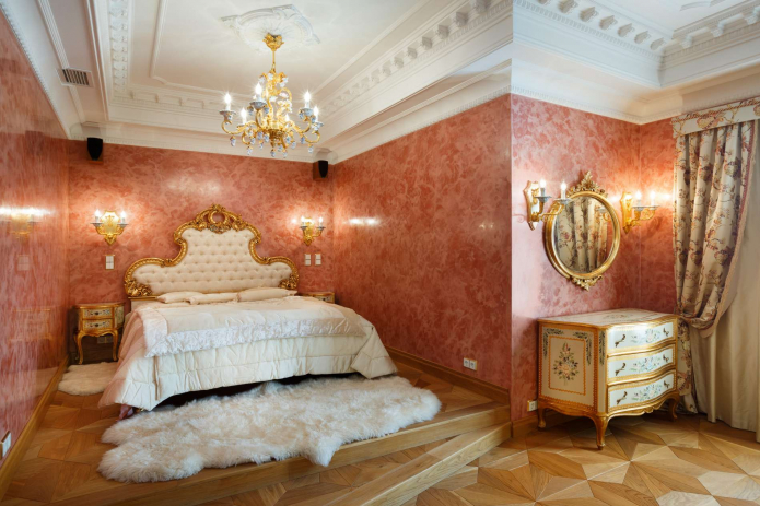 slaapkamer met Venetiaans behang