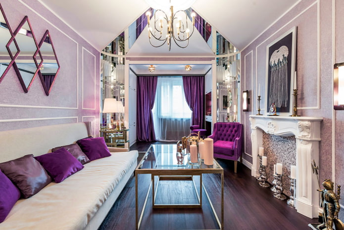 fialové tapety v obývacím pokoji