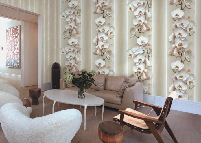 kertas dinding dengan orkid di bahagian dalam ruang tamu