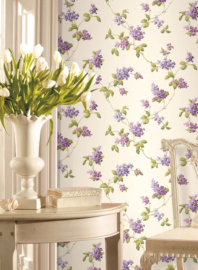 paper pintat amb liles a l'interior