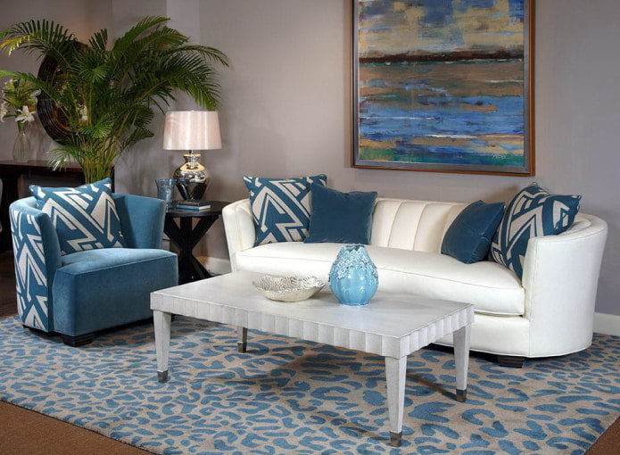 Hvid og blå sofa