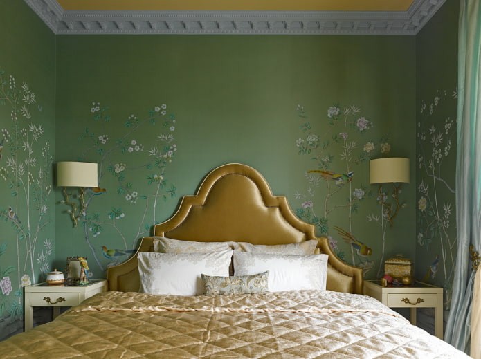 zelená textilná tapeta v spálni