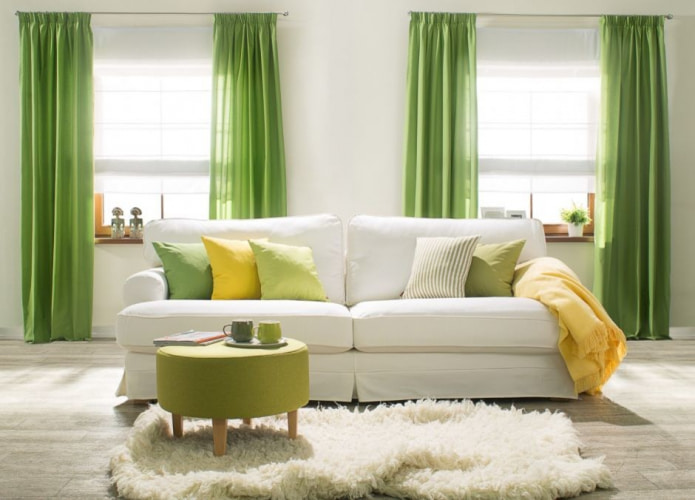 cortines de color verd clar per a dues finestres