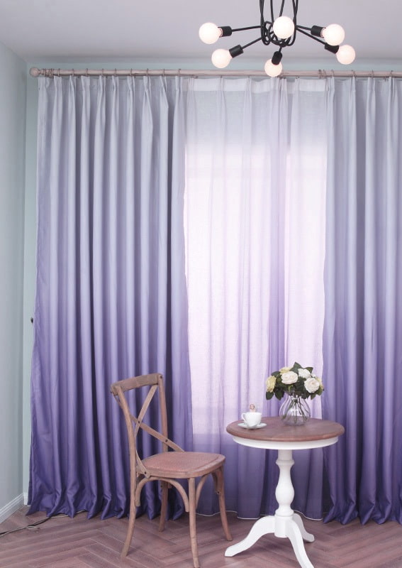 lila gordijnen met ombre-effect