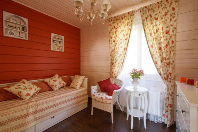 tyll med gardiner i soveværelset i provence stil