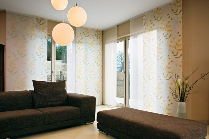 Japonské panely v interiéri obývacej izby