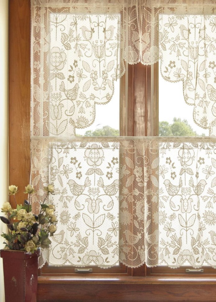 gardiner med gennembrudte mønstre