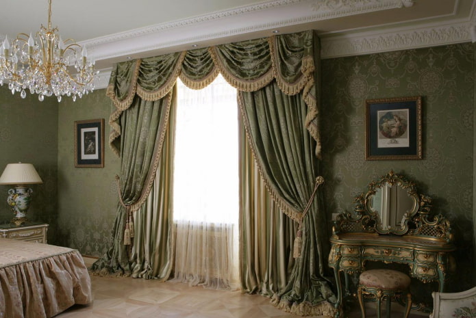gardiner med tiebacks i klassisk stil