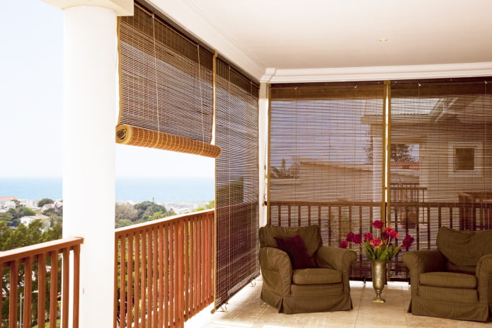 bambuko roletai balkone
