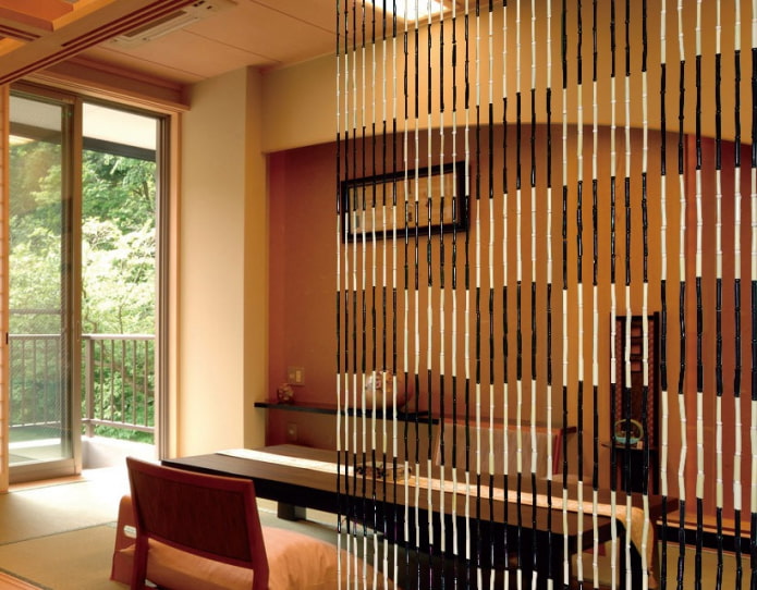 bamboe gordijnen met geometrische patronen