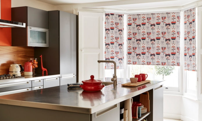 cortinas con dibujos en la cocina