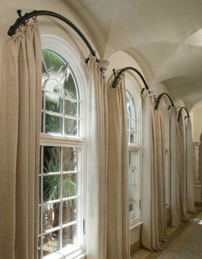 barres de cortina per a finestres arquejades