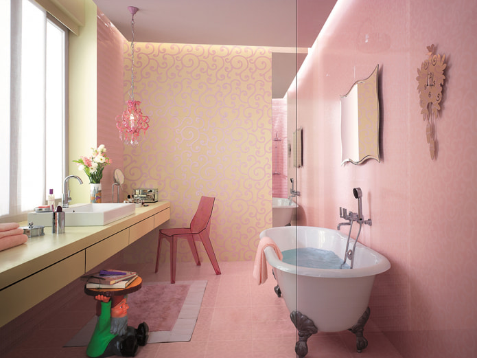 bilik mandi dengan jubin berwarna merah jambu