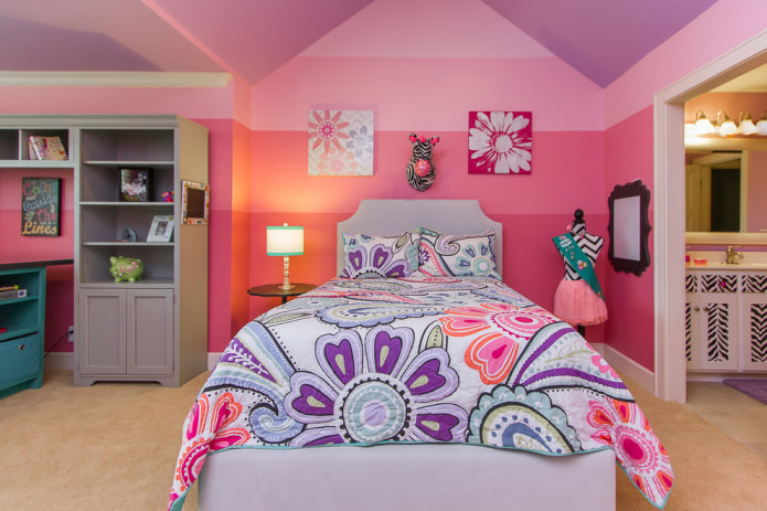 Liliowo-różowa sypialnia