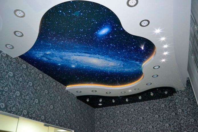 struttura del soffitto con l'immagine della galassia