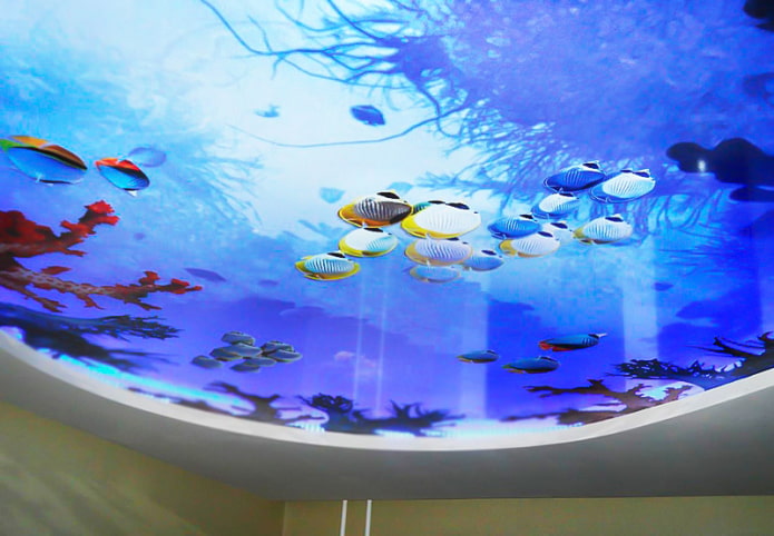 tavan cu imprimare foto 3D imitând un acvariu