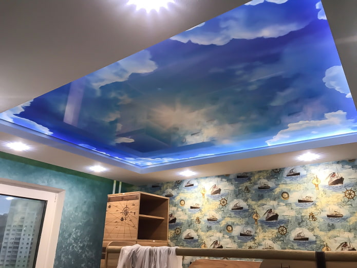 strop s obrázkom oblohy