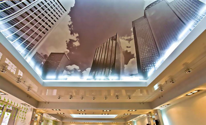 strop s panorama města