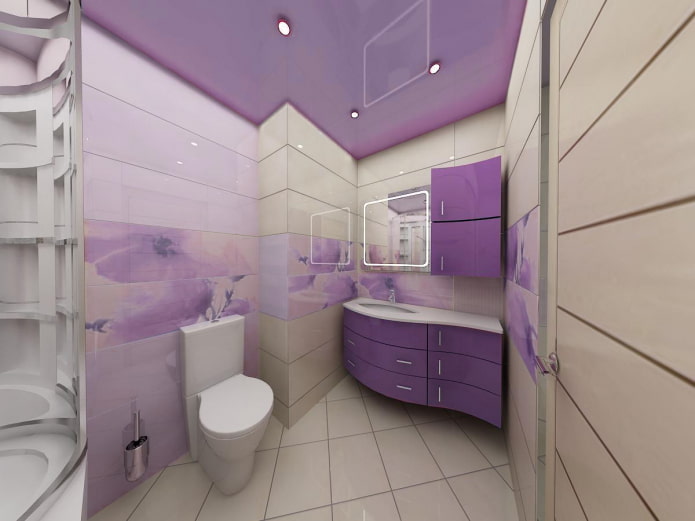 violetinės lubos vonios kambaryje
