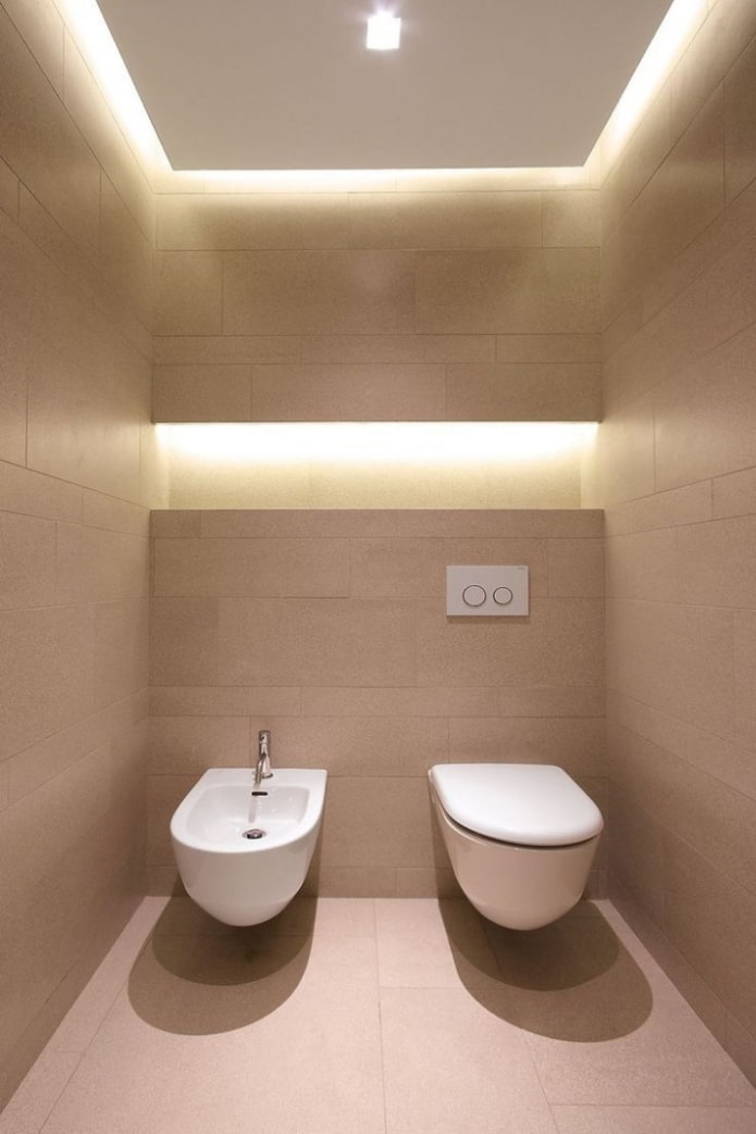construction de plafond avec éclairage dans la salle de bain