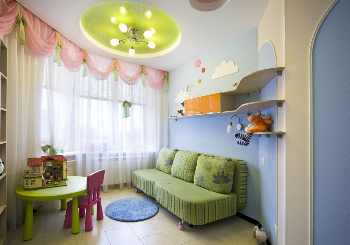 stropní konstrukce ve formě kruhů v dětském pokoji