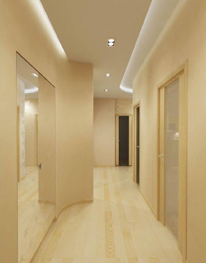 dviejų lygių lubų konstrukcija koridoriuje