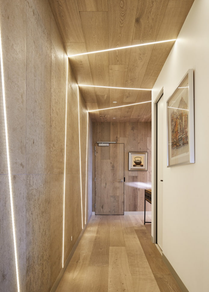 soffitto in legno nel corridoio
