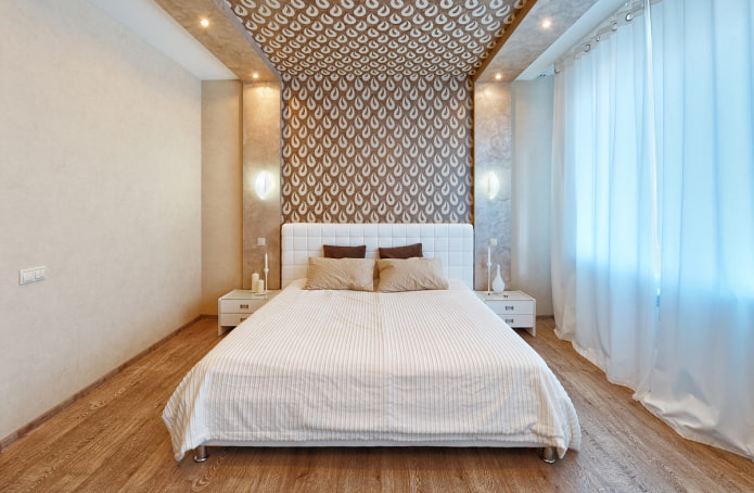 soffitto combinato nell'interno della camera da letto