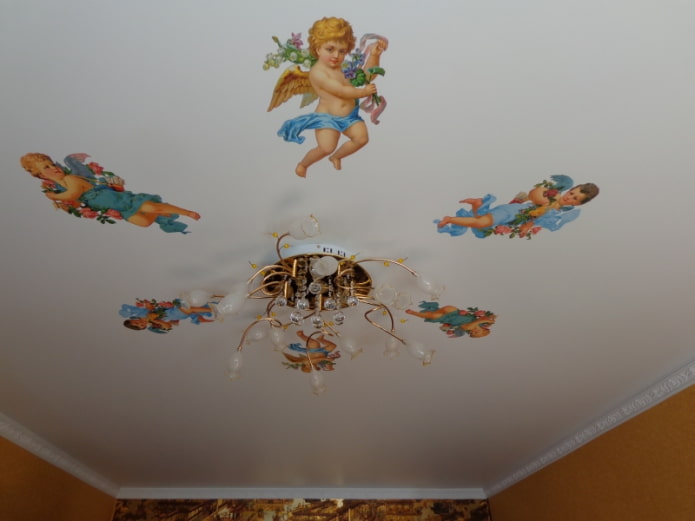 andělé na stropě
