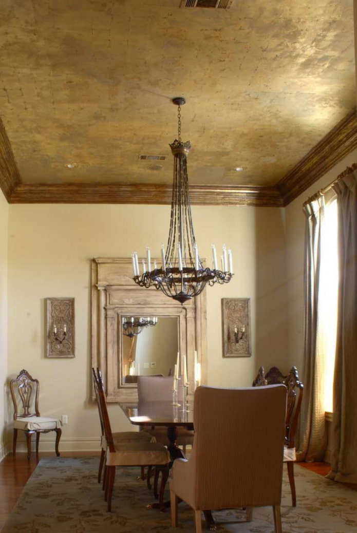 Venetiansk dekorativt gips i loftet