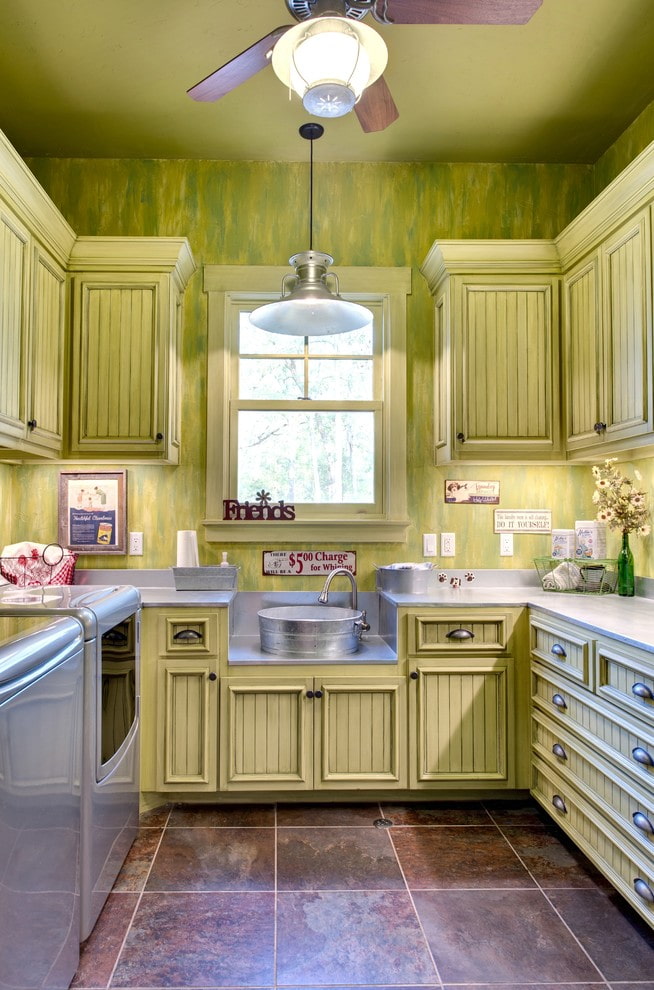 πράσινοι τοίχοι στην κουζίνα