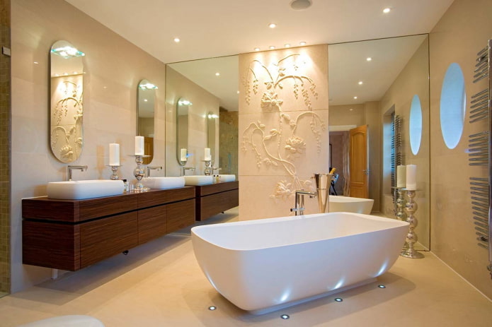 акцентен дизайн на стената в интериора на банята