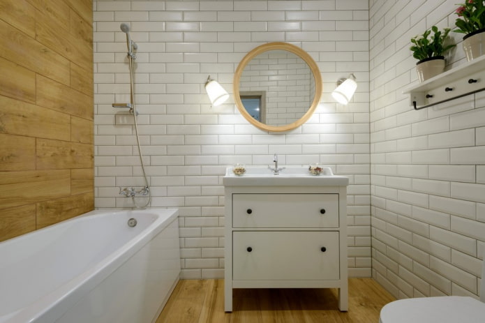 cermin di bahagian dalam bilik mandi dengan gaya Scandinavia