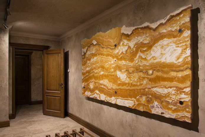 πέτρινο πάνελ τοίχου στο εσωτερικό