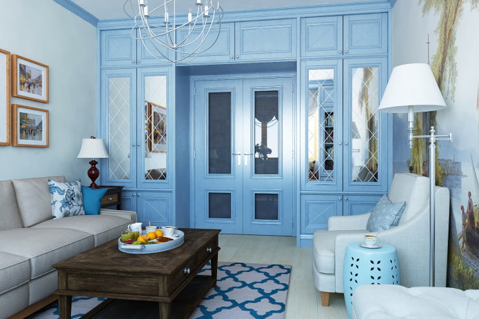 modré dveře v interiéru ve stylu Provence