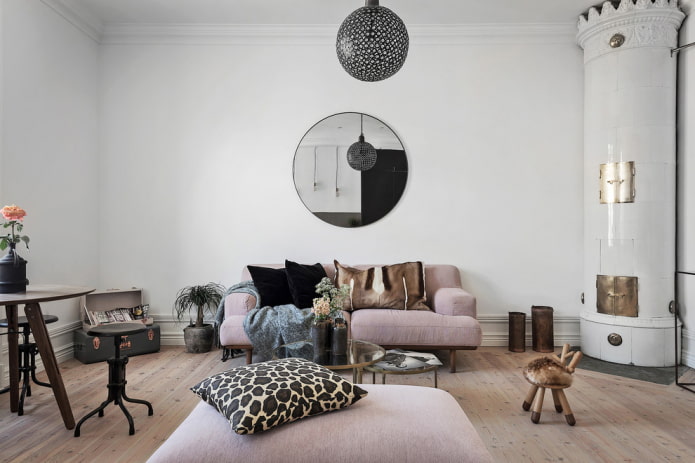 skandinávský styl obývacího pokoje zrcadlo