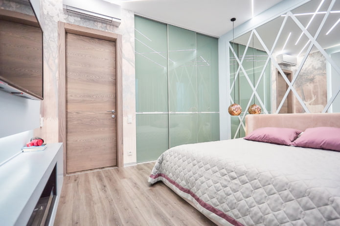 durvju krāsas kombinācija ar grīdu guļamistabas interjerā