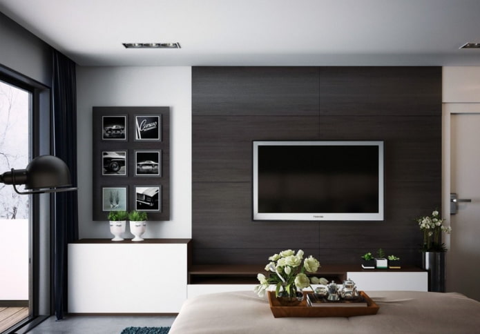 TV a parete in alloggiamento argento