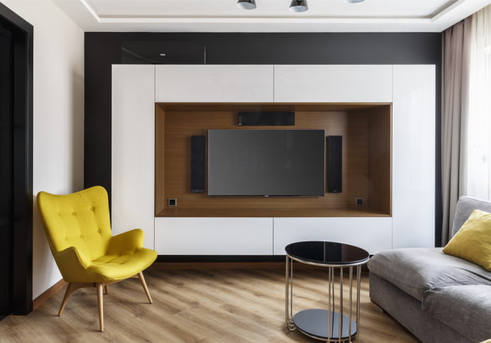 TV i møbelniche i interiøret