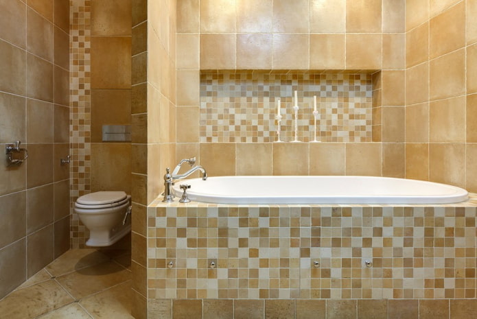mozaikový výklenok v interiéri kúpeľne