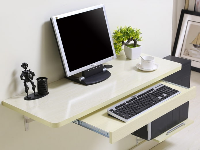 مكتب كمبيوتر مع رف لوحة المفاتيح