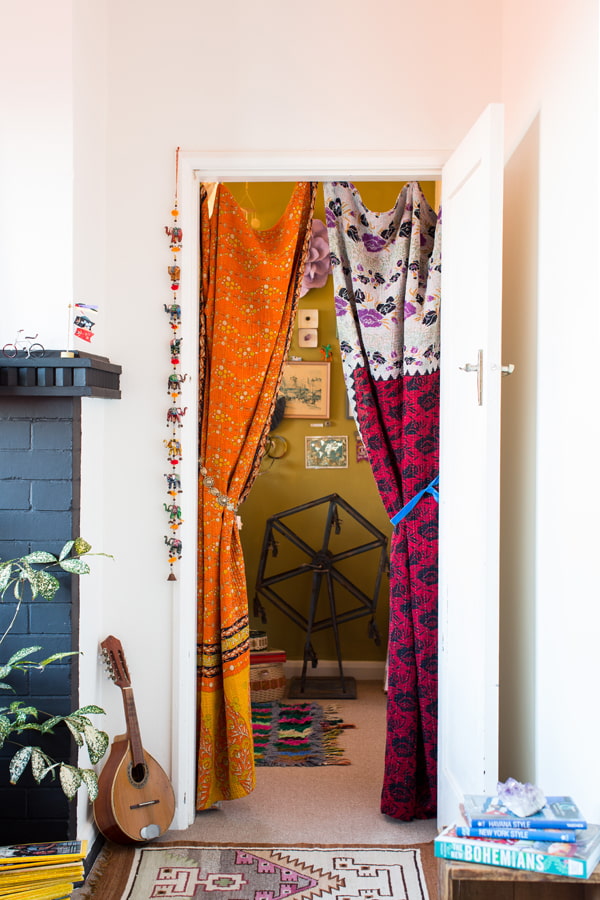 gardiner på døren i det indre