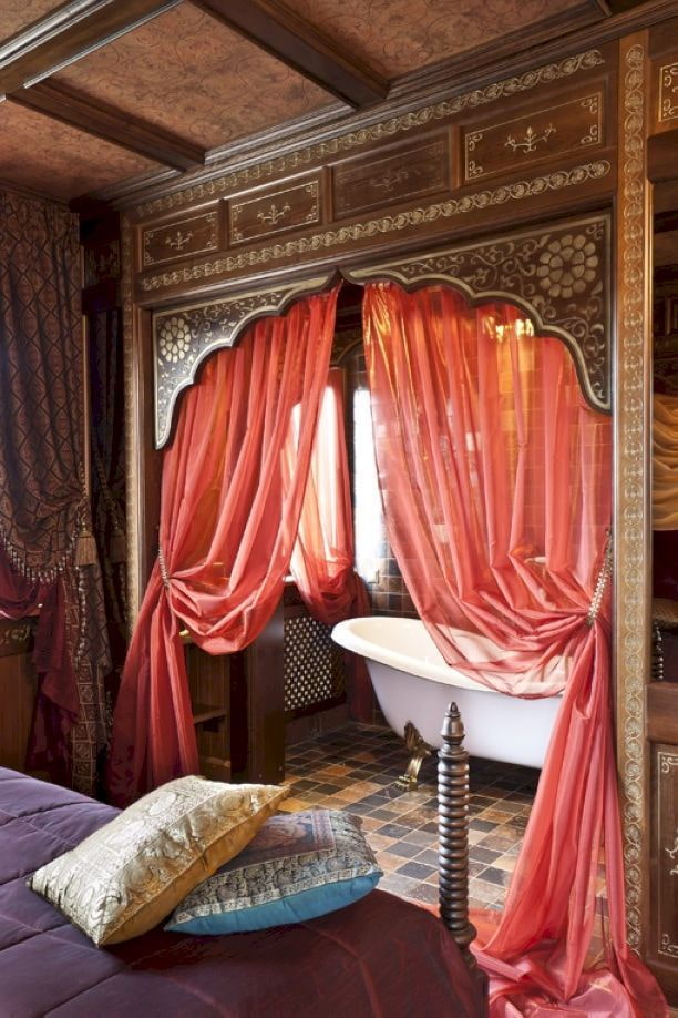 cortines a la porta d’estil oriental