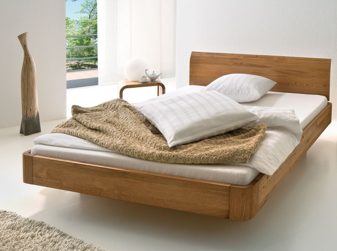 drewniane łóżko pływające