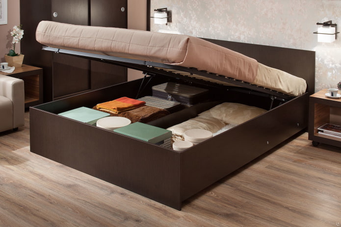 giường gỗ với cơ chế nâng