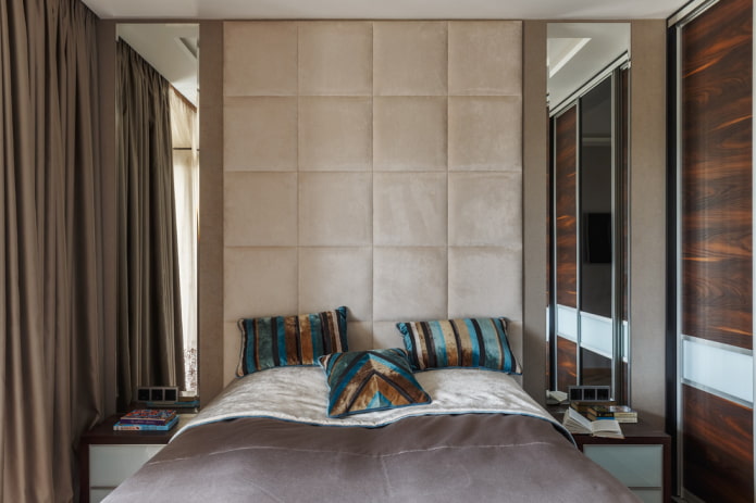 čalouněná postel v moderním stylu
