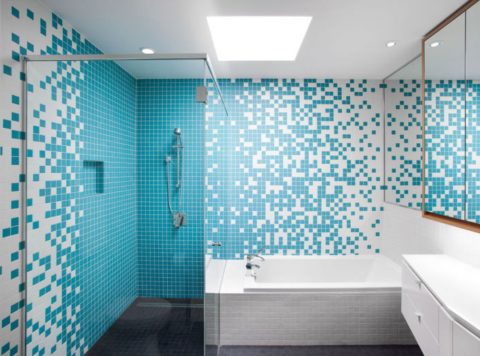 mozaika v rohu v interiéri kúpeľne