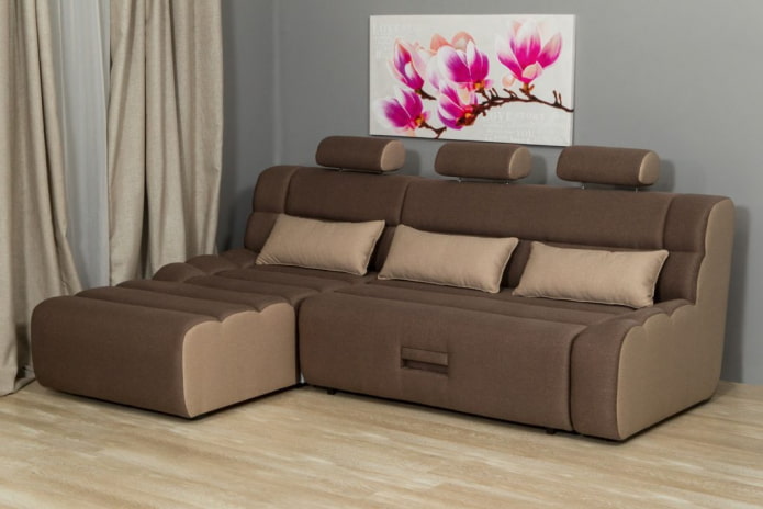 sofà plegable amb reposacaps a l'interior