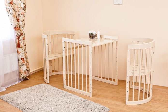 rozkladacia posteľ pre novorodencov v interiéri