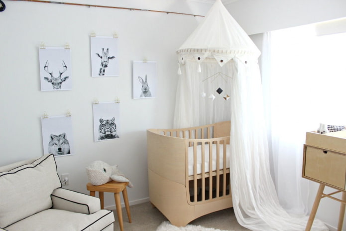 מיטת תינוק בפנים חדר הילדים